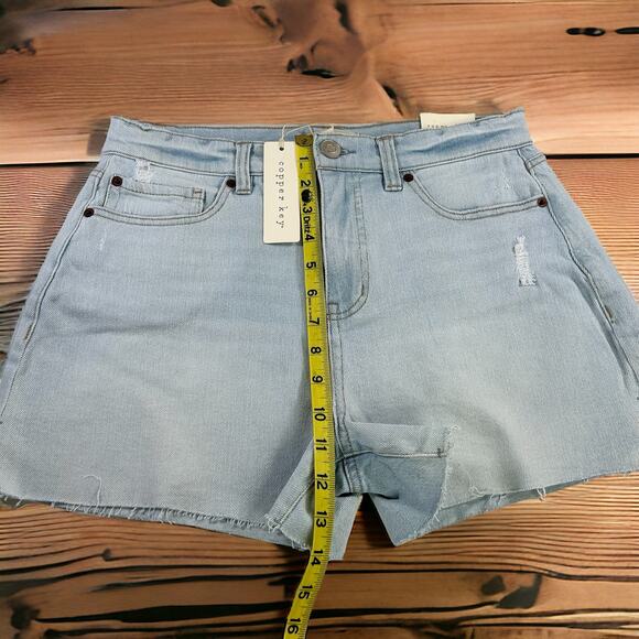 Copper Key Jean Shorts Size 5 Juniors Bleach Wash Raw Hem Slits Distressed Denim - Picture 9 of 11
